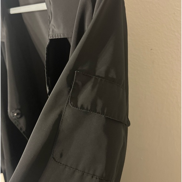 Simply Vera Wang Black Rain Jacket Coat with pockets. Excellent Condition! - Picture 6 of 7